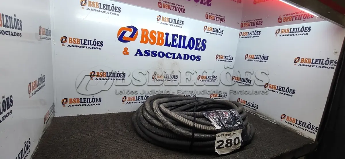 LOTE 280 - SEALTUBO METÁLICO FLEXIVEL EMBORRACHADO 3/4 (NO ESTADO, NÃO SABEMOS SE FUNCIONA. LEILÃO NÃO TEM GARANTIA E NEM DEVOLUÇÃO, SUJEITO A POSSÍVEIS AVARIAS VISÍVEIS/OCULTAS E/OU AUSÊNCIA DE COMPONENTES)
