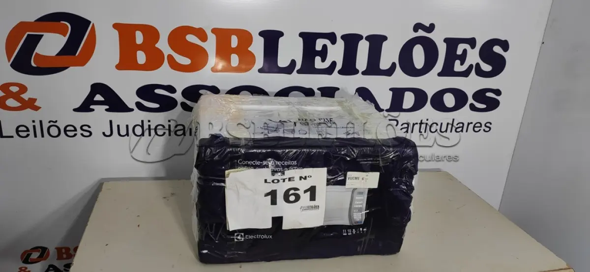 LOTE 161 - 01 - MICRO-ONDAS, MB37R, 27L,, 110V, ELECTROLUX (NO ESTADO, NÃO SABEMOS SE FUNCIONA. LEILÃO NÃO TEM GARANTIA E NEM DEVOLUÇÃO, SUJEITO A POSSÍVEIS AVARIAS VISÍVEIS/OCULTAS E/OU AUSÊNCIA DE COMPONENTES)