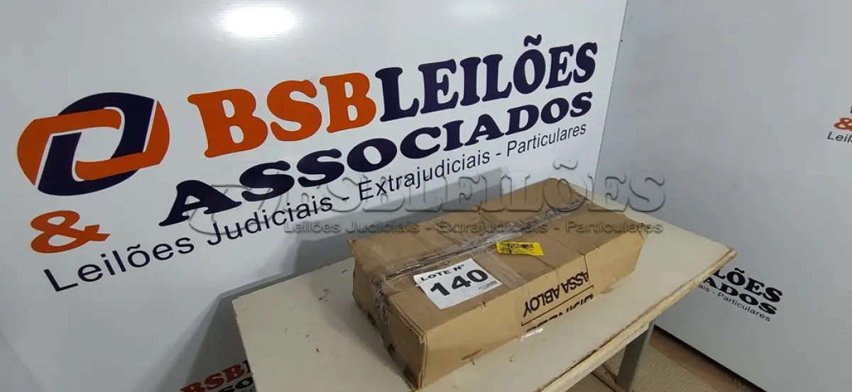 LOTE 140 - 01 LOTE C/ ACESSÓRIOS PARA ESQUADRIAS DE ALUMÍNIO (NO ESTADO, NÃO SABEMOS SE FUNCIONA. LEILÃO NÃO TEM GARANTIA E NEM DEVOLUÇÃO, SUJEITO A POSSÍVEIS AVARIAS VISÍVEIS/OCULTAS E/OU AUSÊNCIA DE COMPONENTES)