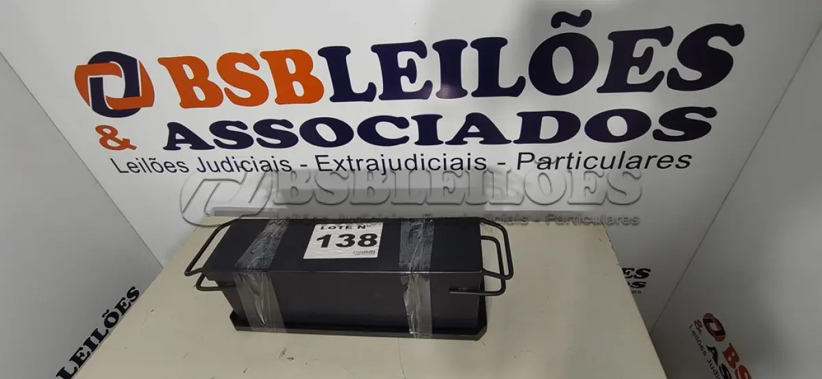 LOTE 138 - 01 – FORMA (NO ESTADO, NÃO SABEMOS SE FUNCIONA. LEILÃO NÃO TEM GARANTIA E NEM DEVOLUÇÃO, SUJEITO A POSSÍVEIS AVARIAS VISÍVEIS/OCULTAS E/OU AUSÊNCIA DE COMPONENTES)