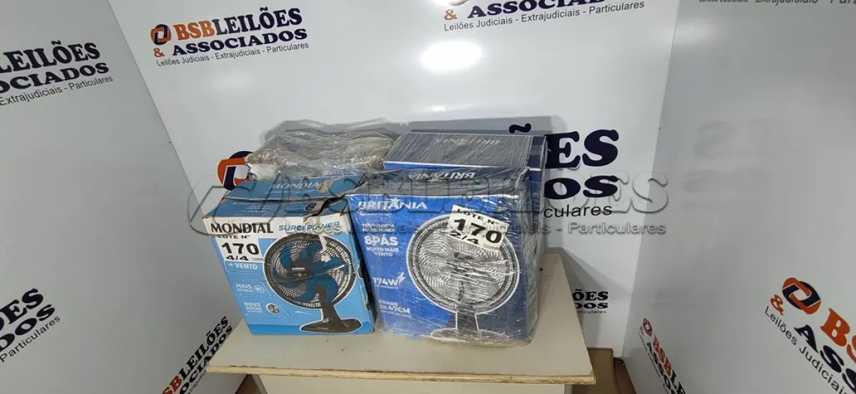 LOTE 170 - 04 - VENTILADORES DIVERSOS 110V (NO ESTADO, NÃO SABEMOS SE FUNCIONA. LEILÃO NÃO TEM GARANTIA E NEM DEVOLUÇÃO, SUJEITO A POSSÍVEIS AVARIAS VISÍVEIS/OCULTAS E/OU AUSÊNCIA DE COMPONENTES)