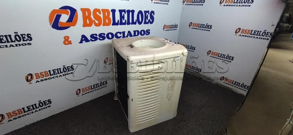 LOTE 007 - 01 - BEBEDOURO IBBL COMPRESSOR 220 VOLTS (NO ESTADO, NÃO SABEMOS SE FUNCIONA. LEILÃO NÃO TEM GARANTIA E NEM DEVOLUÇÃO, SUJEITO A POSSÍVEIS AVARIAS VISÍVEIS/OCULTAS E/OU AUSÊNCIA DE COMPONENTES)