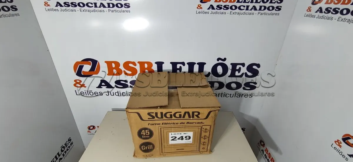 LOTE 249 - 01 - FORNO ELÉTRICO 45 LITROS PRETO SUGGAR FE4502PT - 220V (NO ESTADO, NÃO SABEMOS SE FUNCIONA. LEILÃO NÃO TEM GARANTIA E NEM DEVOLUÇÃO, SUJEITO A POSSÍVEIS AVARIAS VISÍVEIS/OCULTAS E/OU AUSÊNCIA DE COMPONENTES)