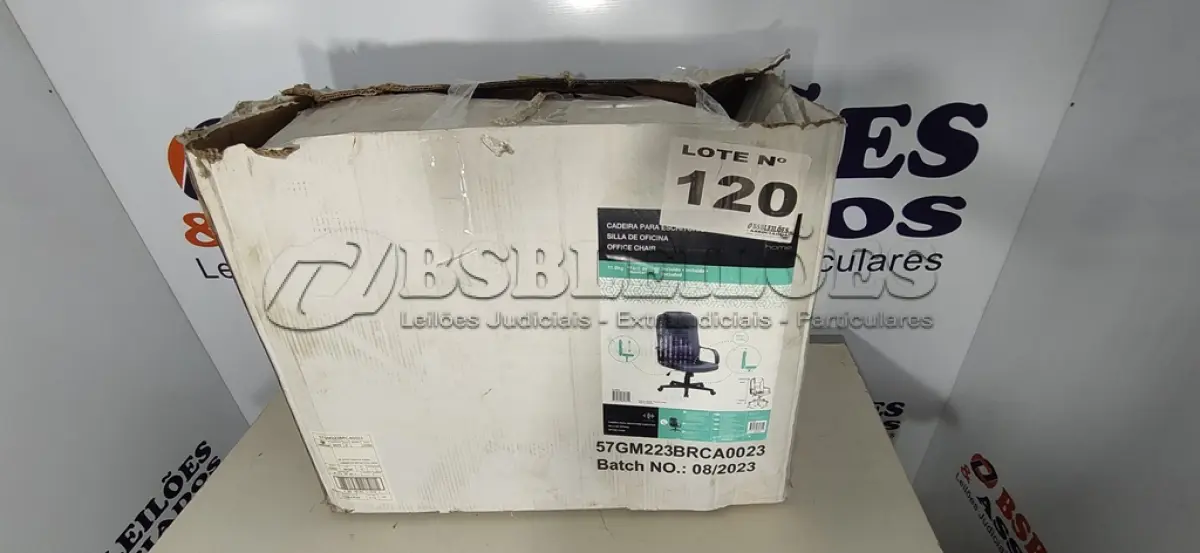 LOTE 120 - 01 - CADEIRA DE ESCRITÓRIO EXECUTIVA (NO ESTADO, NÃO SABEMOS SE FUNCIONA. LEILÃO NÃO TEM GARANTIA E NEM DEVOLUÇÃO, SUJEITO A POSSÍVEIS AVARIAS VISÍVEIS/OCULTAS E/OU AUSÊNCIA DE COMPONENTES)