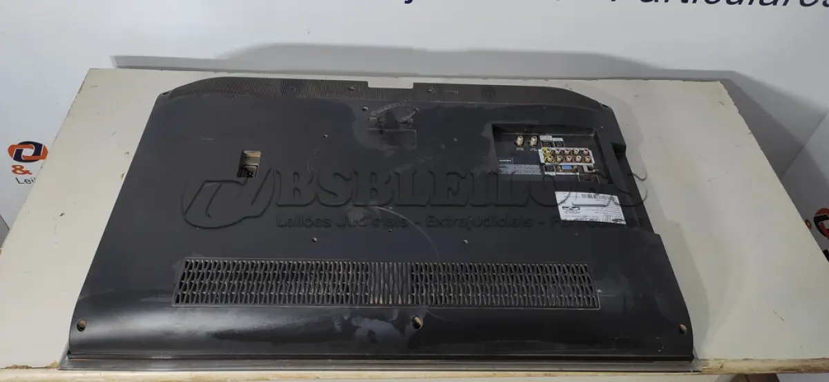 LOTE 183 - 01 - TV SAMSUNG 32 LN32D550 (NO ESTADO, NÃO SABEMOS SE FUNCIONA. LEILÃO NÃO TEM GARANTIA E NEM DEVOLUÇÃO, SUJEITO A POSSÍVEIS AVARIAS VISÍVEIS/OCULTAS E/OU AUSÊNCIA DE COMPONENTES)