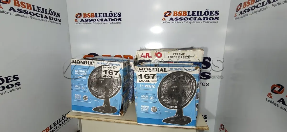 LOTE 167 - 04 - VENTILADORES DIVERSOS 110V (NO ESTADO, NÃO SABEMOS SE FUNCIONA. LEILÃO NÃO TEM GARANTIA E NEM DEVOLUÇÃO, SUJEITO A POSSÍVEIS AVARIAS VISÍVEIS/OCULTAS E/OU AUSÊNCIA DE COMPONENTES)