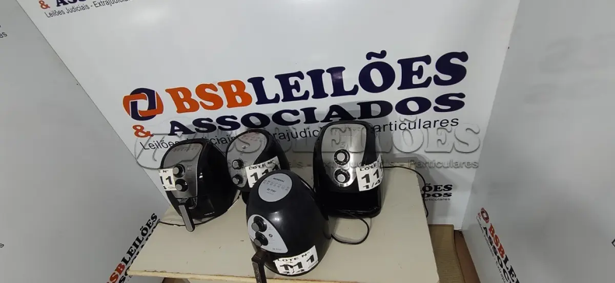 LOTE 111 - 04 - FRITADEIRAS SEM ÓLEO AIR FRYER, MONDIAL 110V (NO ESTADO, NÃO SABEMOS SE FUNCIONA. LEILÃO NÃO TEM GARANTIA E NEM DEVOLUÇÃO, SUJEITO A POSSÍVEIS AVARIAS VISÍVEIS/OCULTAS E/OU AUSÊNCIA DE COMPONENTES)