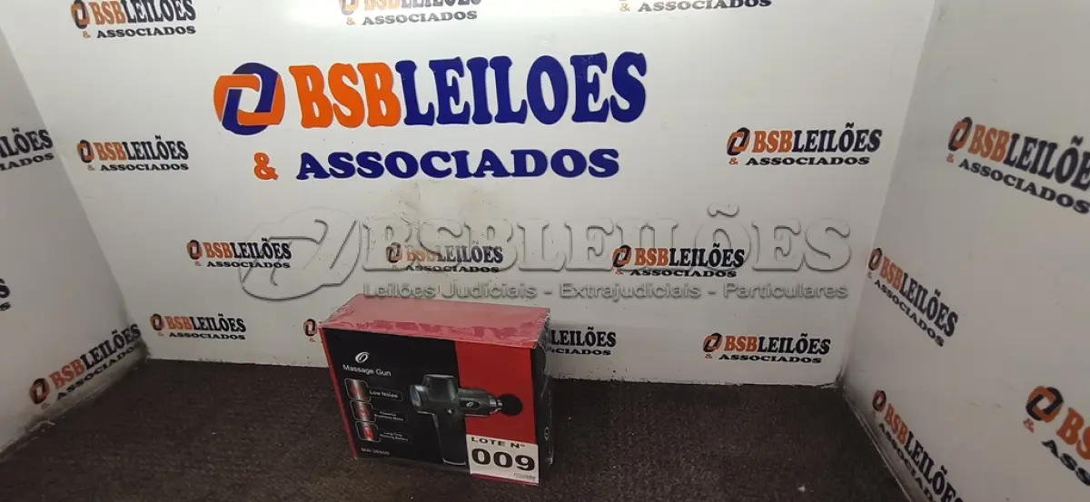 LOTE 009 - 01 - MASSAGEADOR MUSCULAR PROFISSIONAL DE 30 VELOCIDADES MASSAGE GUN MW-2650D - BIVOLT (NO ESTADO, NÃO SABEMOS SE FUNCIONA. LEILÃO NÃO TEM GARANTIA E NEM DEVOLUÇÃO, SUJEITO A POSSÍVEIS AVARIAS VISÍVEIS/OCULTAS E/OU AUSÊNCIA DE COMPONENTES)