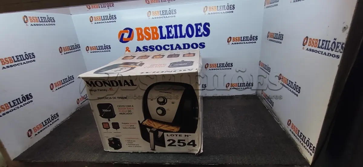 LOTE 254 - 01 - FRITADEIRA SEM ÓLEO AIR FRYER 8LITROS, MONDIAL 110V (NO ESTADO, NÃO SABEMOS SE FUNCIONA. LEILÃO NÃO TEM GARANTIA E NEM DEVOLUÇÃO, SUJEITO A POSSÍVEIS AVARIAS VISÍVEIS/OCULTAS E/OU AUSÊNCIA DE COMPONENTES)