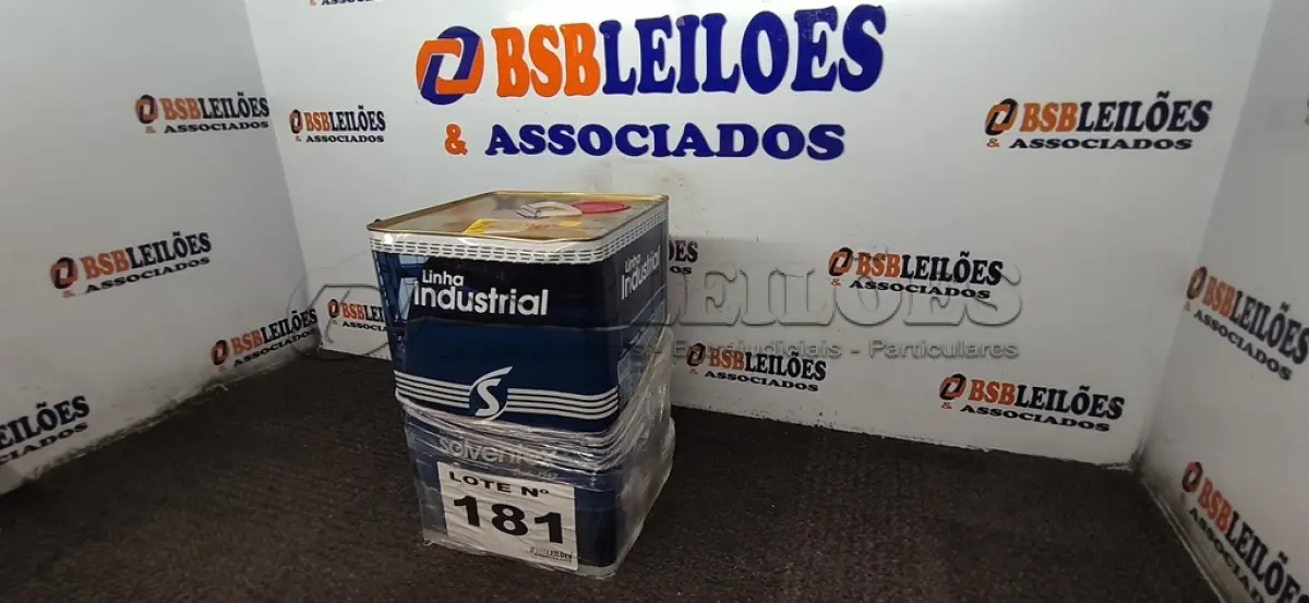 LOTE 181 - 01 - TINTA ACABAMENTO VERDE ACETINADO SOLVENTEX INDUSTRIAL 18 LITROS (NO ESTADO, NÃO SABEMOS SE FUNCIONA. LEILÃO NÃO TEM GARANTIA E NEM DEVOLUÇÃO, SUJEITO A POSSÍVEIS AVARIAS VISÍVEIS/OCULTAS E/OU AUSÊNCIA DE COMPONENTES)