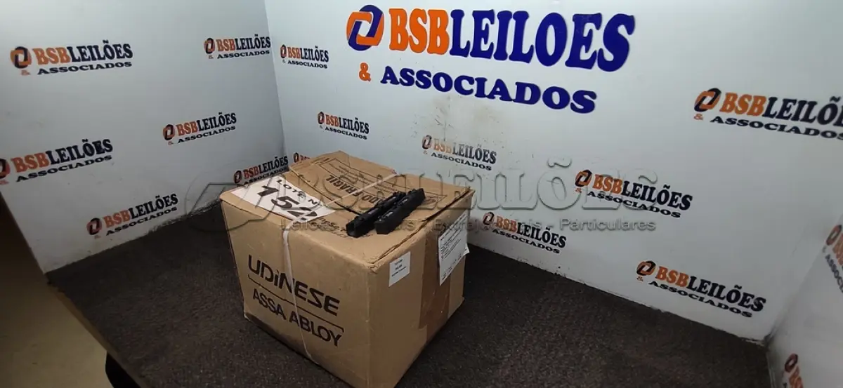 LOTE 152 - 01 LOTE C/ ACESSÓRIOS PARA ESQUADRIAS DE ALUMÍNIO (NO ESTADO, NÃO SABEMOS SE FUNCIONA. LEILÃO NÃO TEM GARANTIA E NEM DEVOLUÇÃO, SUJEITO A POSSÍVEIS AVARIAS VISÍVEIS/OCULTAS E/OU AUSÊNCIA DE COMPONENTES)