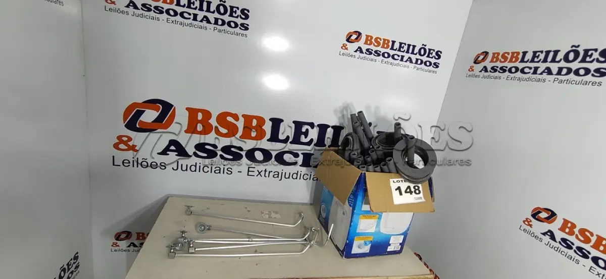 LOTE 148 - 01 LOTE C/ ITENS FOGÃO INDUSTRIAL (NO ESTADO, NÃO SABEMOS SE FUNCIONA. LEILÃO NÃO TEM GARANTIA E NEM DEVOLUÇÃO, SUJEITO A POSSÍVEIS AVARIAS VISÍVEIS/OCULTAS E/OU AUSÊNCIA DE COMPONENTES)