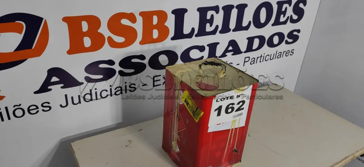 LOTE 162 - 01 - LATA DE COLA DE CONTATO QUIMICOLLA (NO ESTADO, NÃO SABEMOS SE FUNCIONA. LEILÃO NÃO TEM GARANTIA E NEM DEVOLUÇÃO, SUJEITO A POSSÍVEIS AVARIAS VISÍVEIS/OCULTAS E/OU AUSÊNCIA DE COMPONENTES)