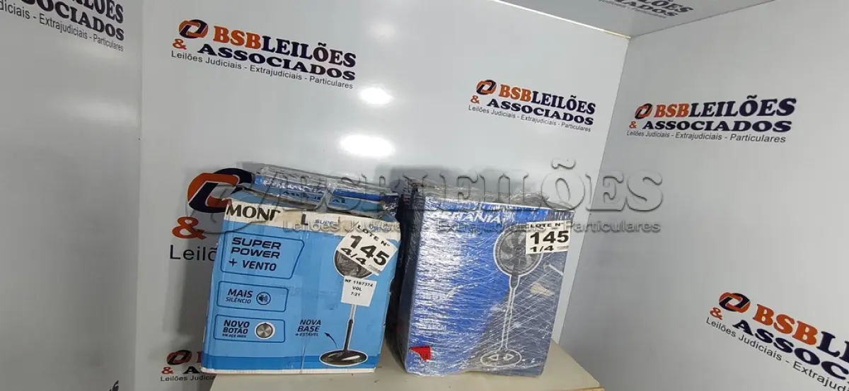 LOTE 145 - 04 - VENTILADORES DIVERSOS 110V (NO ESTADO, NÃO SABEMOS SE FUNCIONA. LEILÃO NÃO TEM GARANTIA E NEM DEVOLUÇÃO, SUJEITO A POSSÍVEIS AVARIAS VISÍVEIS/OCULTAS E/OU AUSÊNCIA DE COMPONENTES)