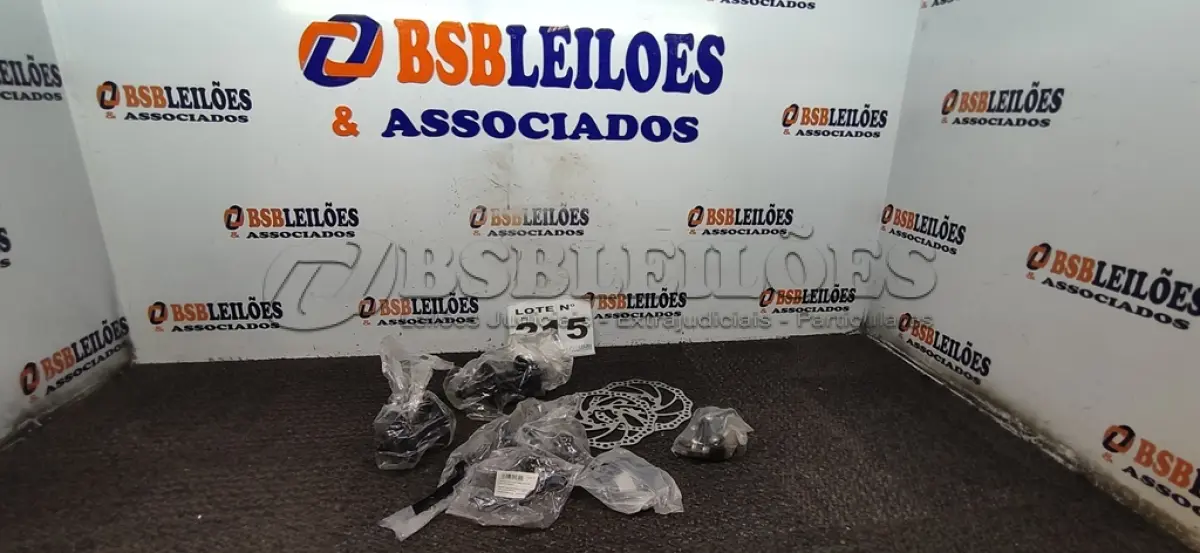 LOTE 215 - 01 LOTE C/ ACESSÓRIOS PARA BICICLETA (NO ESTADO, NÃO SABEMOS SE FUNCIONA. LEILÃO NÃO TEM GARANTIA E NEM DEVOLUÇÃO, SUJEITO A POSSÍVEIS AVARIAS VISÍVEIS/OCULTAS E/OU AUSÊNCIA DE COMPONENTES)