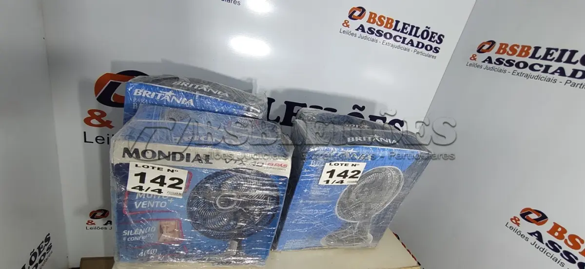LOTE 142 - 04 - VENTILADORES DIVERSOS 110V (NO ESTADO, NÃO SABEMOS SE FUNCIONA. LEILÃO NÃO TEM GARANTIA E NEM DEVOLUÇÃO, SUJEITO A POSSÍVEIS AVARIAS VISÍVEIS/OCULTAS E/OU AUSÊNCIA DE COMPONENTES)