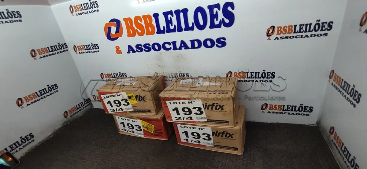 LOTE 193 - 04 - CAIXAS DE GRAMPO PARA GRAMPEADOR 14/38 CX 15.640 UNIDADES - AIRFIX (NO ESTADO, NÃO SABEMOS SE FUNCIONA. LEILÃO NÃO TEM GARANTIA E NEM DEVOLUÇÃO, SUJEITO A POSSÍVEIS AVARIAS VISÍVEIS/OCULTAS E/OU AUSÊNCIA DE COMPONENTES)
