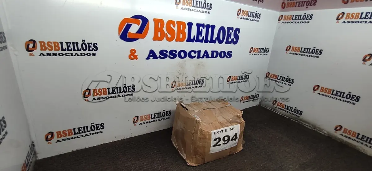 LOTE 294 - 120 - ESTICADOR TIPO BOB P/ ARAME LISO AÇO ESTICAR CERCA (NO ESTADO, NÃO SABEMOS SE FUNCIONA. LEILÃO NÃO TEM GARANTIA E NEM DEVOLUÇÃO, SUJEITO A POSSÍVEIS AVARIAS VISÍVEIS/OCULTAS E/OU AUSÊNCIA DE COMPONENTES)