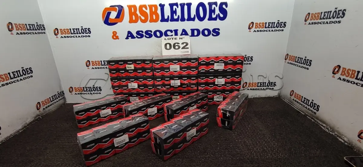 LOTE 062 - 150 - LÂMPADAS FAROL H4 12VOLTS (NO ESTADO, NÃO SABEMOS SE FUNCIONA. LEILÃO NÃO TEM GARANTIA E NEM DEVOLUÇÃO, SUJEITO A POSSÍVEIS AVARIAS VISÍVEIS/OCULTAS E/OU AUSÊNCIA DE COMPONENTES)