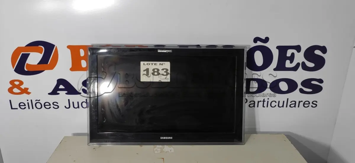 LOTE 183 - 01 - TV SAMSUNG 32 LN32D550 (NO ESTADO, NÃO SABEMOS SE FUNCIONA. LEILÃO NÃO TEM GARANTIA E NEM DEVOLUÇÃO, SUJEITO A POSSÍVEIS AVARIAS VISÍVEIS/OCULTAS E/OU AUSÊNCIA DE COMPONENTES)