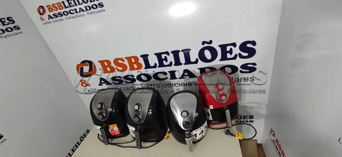 LOTE 143 - 04 - FRITADEIRAS SEM ÓLEO AIR FRYER, MONDIAL 110V (NO ESTADO, NÃO SABEMOS SE FUNCIONA. LEILÃO NÃO TEM GARANTIA E NEM DEVOLUÇÃO, SUJEITO A POSSÍVEIS AVARIAS VISÍVEIS/OCULTAS E/OU AUSÊNCIA DE COMPONENTES)