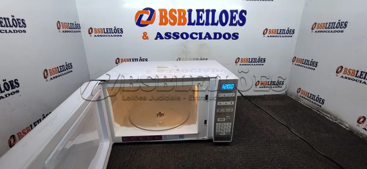 LOTE 203 - 01 - MICRO-ONDAS ELECTROLUX 27 LITROS MB37R - 220VOLTS (NO ESTADO, NÃO SABEMOS SE FUNCIONA. LEILÃO NÃO TEM GARANTIA E NEM DEVOLUÇÃO, SUJEITO A POSSÍVEIS AVARIAS VISÍVEIS/OCULTAS E/OU AUSÊNCIA DE COMPONENTES)