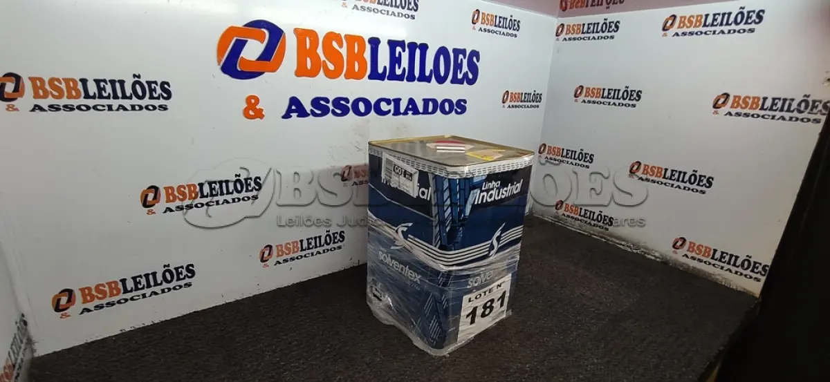 LOTE 181 - 01 - TINTA ACABAMENTO VERDE ACETINADO SOLVENTEX INDUSTRIAL 18 LITROS (NO ESTADO, NÃO SABEMOS SE FUNCIONA. LEILÃO NÃO TEM GARANTIA E NEM DEVOLUÇÃO, SUJEITO A POSSÍVEIS AVARIAS VISÍVEIS/OCULTAS E/OU AUSÊNCIA DE COMPONENTES)