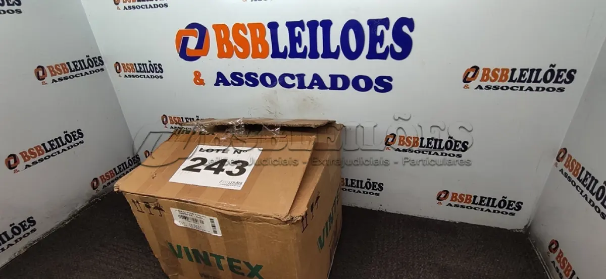 LOTE 243 - 28 - MOTORES ELÉTRICOS DIVERSOS (NO ESTADO, NÃO SABEMOS SE FUNCIONA. LEILÃO NÃO TEM GARANTIA E NEM DEVOLUÇÃO, SUJEITO A POSSÍVEIS AVARIAS VISÍVEIS/OCULTAS E/OU AUSÊNCIA DE COMPONENTES)
