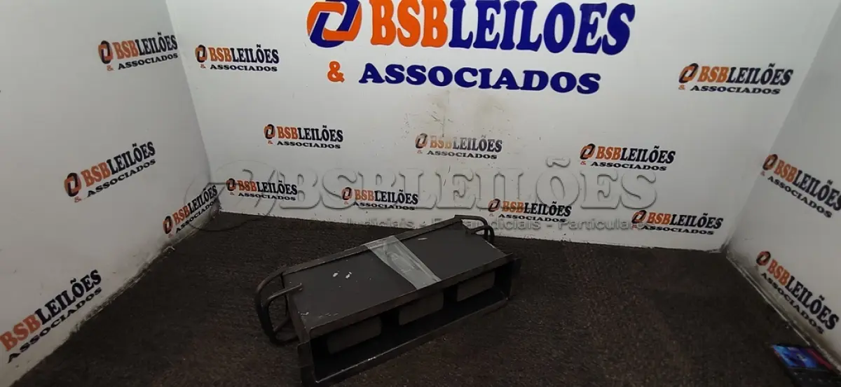 LOTE 158 - 01 – FORMA (NO ESTADO, NÃO SABEMOS SE FUNCIONA. LEILÃO NÃO TEM GARANTIA E NEM DEVOLUÇÃO, SUJEITO A POSSÍVEIS AVARIAS VISÍVEIS/OCULTAS E/OU AUSÊNCIA DE COMPONENTES)