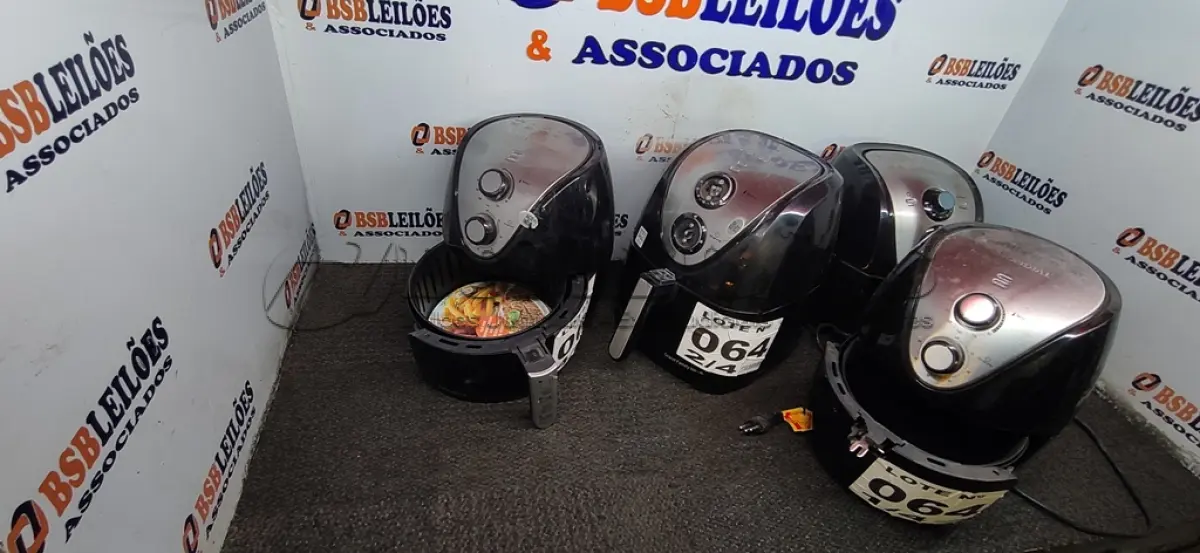 LOTE 064 - 04 - FRITADEIRAS SEM ÓLEO AIR FRYER, MONDIAL 110V (NO ESTADO, NÃO SABEMOS SE FUNCIONA. LEILÃO NÃO TEM GARANTIA E NEM DEVOLUÇÃO, SUJEITO A POSSÍVEIS AVARIAS VISÍVEIS/OCULTAS E/OU AUSÊNCIA DE COMPONENTES)