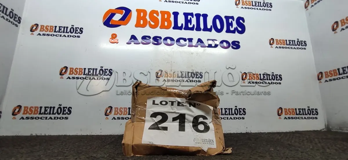 LOTE 216 - 01 LOTE C/ ACESSÓRIOS PARA BICICLETA (NO ESTADO, NÃO SABEMOS SE FUNCIONA. LEILÃO NÃO TEM GARANTIA E NEM DEVOLUÇÃO, SUJEITO A POSSÍVEIS AVARIAS VISÍVEIS/OCULTAS E/OU AUSÊNCIA DE COMPONENTES)