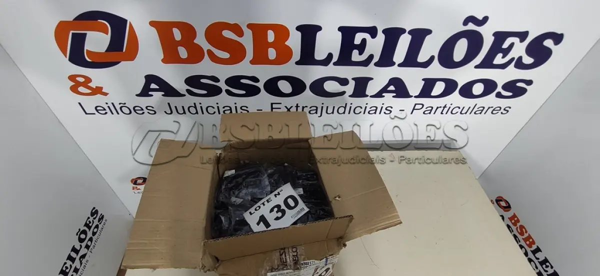 LOTE 130 - 01 LOTE C/ ACESSÓRIOS PARA ESQUADRIAS DE ALUMÍNIO (NO ESTADO, NÃO SABEMOS SE FUNCIONA. LEILÃO NÃO TEM GARANTIA E NEM DEVOLUÇÃO, SUJEITO A POSSÍVEIS AVARIAS VISÍVEIS/OCULTAS E/OU AUSÊNCIA DE COMPONENTES)