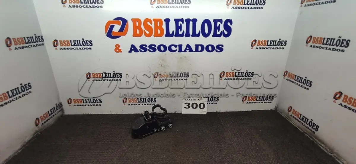 LOTE 300 - 01 - MUNHECA PARA REBOQUE ENGATE CARRETINHA TRAILER LANCHA 3800KG (NO ESTADO, NÃO SABEMOS SE FUNCIONA. LEILÃO NÃO TEM GARANTIA E NEM DEVOLUÇÃO, SUJEITO A POSSÍVEIS AVARIAS VISÍVEIS/OCULTAS E/OU AUSÊNCIA DE COMPONENTES)