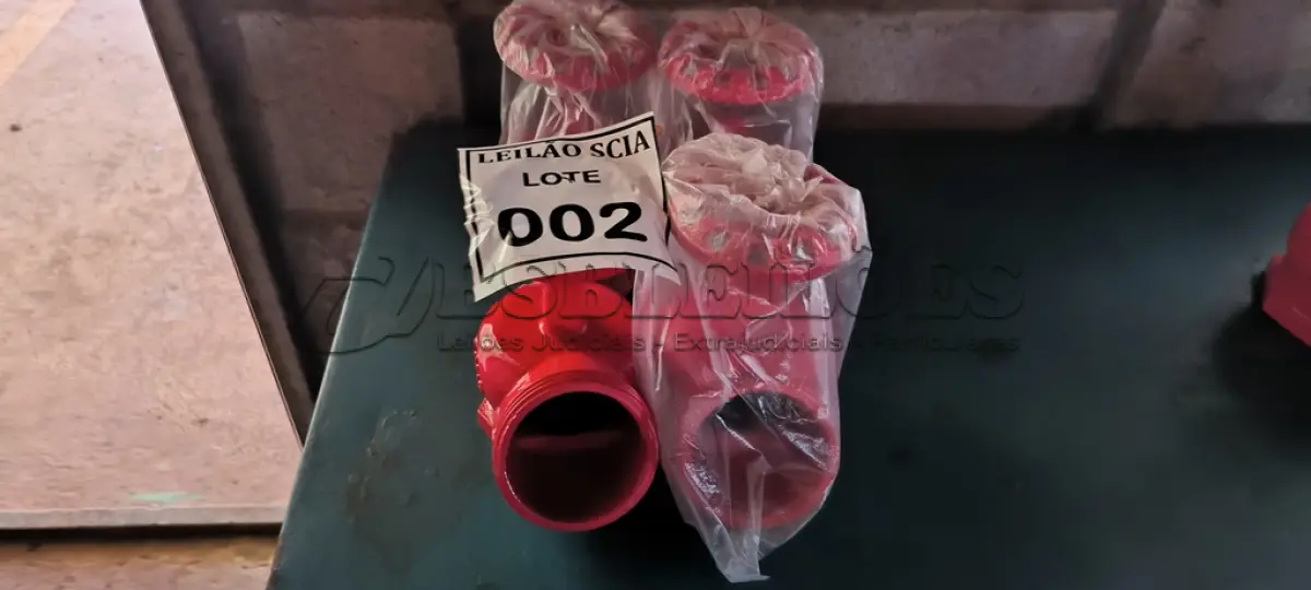 LOTE 002 - 04 VÁLVULAS ANGULAR PARA HIDRANTE.  (NO ESTADO) ATENÇÃO! FAZER A VISITAÇÃO ANTES DE ARREMATAR, NÃO SABEMOS SE FUNCIONA. LEILÃO NÃO TEM GARANTIA E NEM DEVOLUÇÃO, SUJEITO A POSSÍVEIS AVARIAS VISÍVEIS/OCULTAS E/OU AUSÊNCIA DE COMPONENTES.