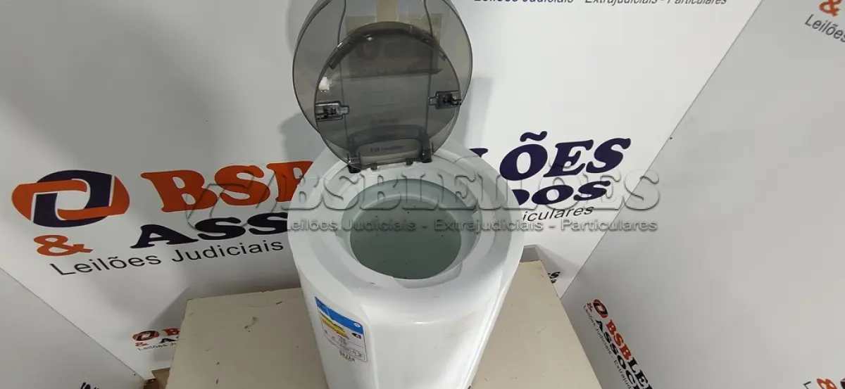 LOTE 095 - 01 - CENTRIFUGA MUELLER 15 KG 220V (NO ESTADO, NÃO SABEMOS SE FUNCIONA. LEILÃO NÃO TEM GARANTIA E NEM DEVOLUÇÃO, SUJEITO A POSSÍVEIS AVARIAS VISÍVEIS/OCULTAS E/OU AUSÊNCIA DE COMPONENTES)