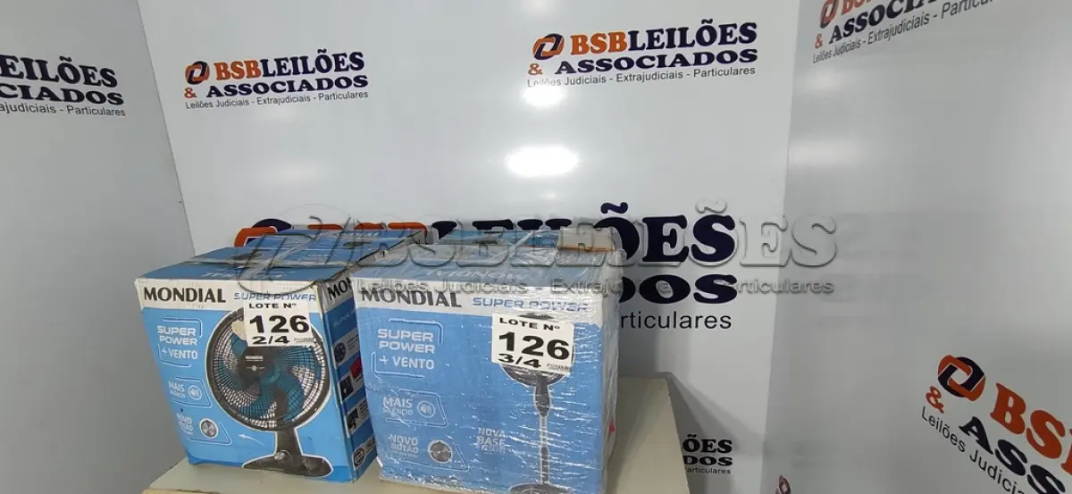 LOTE 126 - 04 - VENTILADORES DIVERSOS 110V (NO ESTADO, NÃO SABEMOS SE FUNCIONA. LEILÃO NÃO TEM GARANTIA E NEM DEVOLUÇÃO, SUJEITO A POSSÍVEIS AVARIAS VISÍVEIS/OCULTAS E/OU AUSÊNCIA DE COMPONENTES)