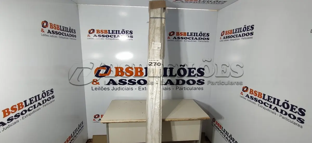 LOTE 270 - 01 - PORTA SANFONADA DE PVC 210X60CM PRONTA BCF (NO ESTADO, NÃO SABEMOS SE FUNCIONA. LEILÃO NÃO TEM GARANTIA E NEM DEVOLUÇÃO, SUJEITO A POSSÍVEIS AVARIAS VISÍVEIS/OCULTAS E/OU AUSÊNCIA DE COMPONENTES)