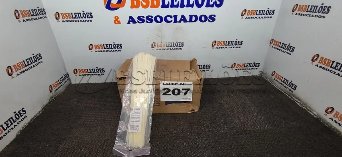 LOTE 207 - 13 - PACOTES ABRAÇADEIRAS PLÁSTICAS 400X4,8 NATURAL CONEXEL 100 UNIDADES CADA (NO ESTADO, NÃO SABEMOS SE FUNCIONA. LEILÃO NÃO TEM GARANTIA E NEM DEVOLUÇÃO, SUJEITO A POSSÍVEIS AVARIAS VISÍVEIS/OCULTAS E/OU AUSÊNCIA DE COMPONENTES)