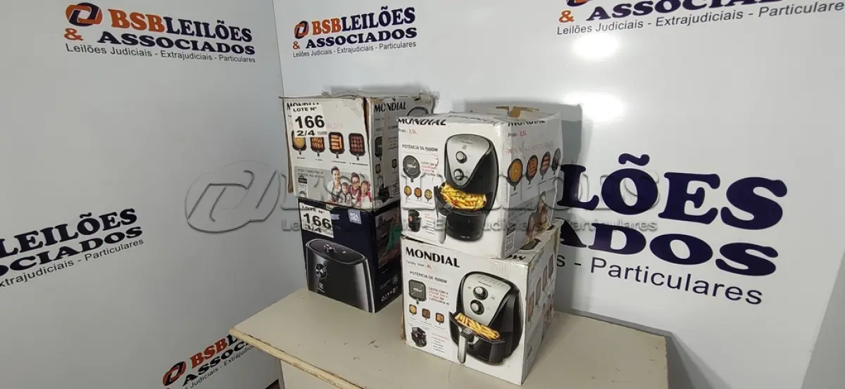 LOTE 166 - 04 - FRITADEIRAS SEM ÓLEO AIR FRYER, MONDIAL 110V (NO ESTADO, NÃO SABEMOS SE FUNCIONA. LEILÃO NÃO TEM GARANTIA E NEM DEVOLUÇÃO, SUJEITO A POSSÍVEIS AVARIAS VISÍVEIS/OCULTAS E/OU AUSÊNCIA DE COMPONENTES)