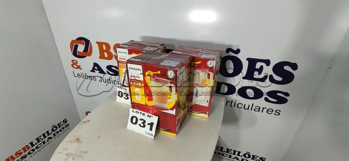 LOTE 031 - 03 - LIQUIDIFICADOR PHILIPS WALITA 110V (NO ESTADO, NÃO SABEMOS SE FUNCIONA. LEILÃO NÃO TEM GARANTIA E NEM DEVOLUÇÃO, SUJEITO A POSSÍVEIS AVARIAS VISÍVEIS/OCULTAS E/OU AUSÊNCIA DE COMPONENTES)