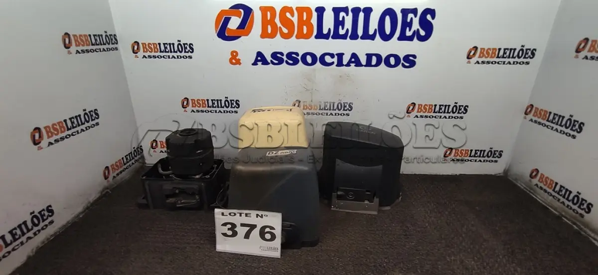 LOTE 376 - 04 – MOTORES PORTÃO ELETRÔNICO DESLIZANTE (NO ESTADO, NÃO SABEMOS SE FUNCIONA. LEILÃO NÃO TEM GARANTIA E NEM DEVOLUÇÃO, SUJEITO A POSSÍVEIS AVARIAS VISÍVEIS/OCULTAS E/OU AUSÊNCIA DE COMPONENTES)