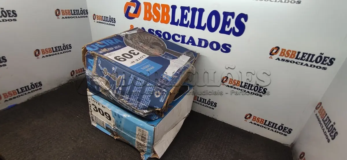 LOTE 309 - 04 - VENTILADORES DIVERSOS 110V (NO ESTADO, NÃO SABEMOS SE FUNCIONA. LEILÃO NÃO TEM GARANTIA E NEM DEVOLUÇÃO, SUJEITO A POSSÍVEIS AVARIAS VISÍVEIS/OCULTAS E/OU AUSÊNCIA DE COMPONENTES)