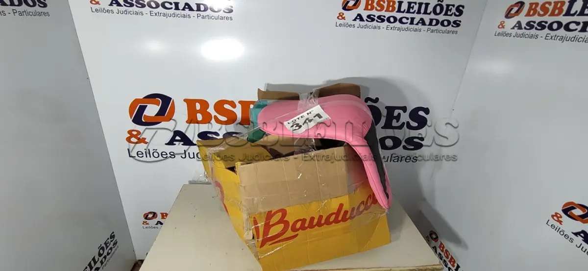 LOTE 341 - ITENS CADEIRAS DIVERSOS (NO ESTADO, NÃO SABEMOS SE FUNCIONA. LEILÃO NÃO TEM GARANTIA E NEM DEVOLUÇÃO, SUJEITO A POSSÍVEIS AVARIAS VISÍVEIS/OCULTAS E/OU AUSÊNCIA DE COMPONENTES)