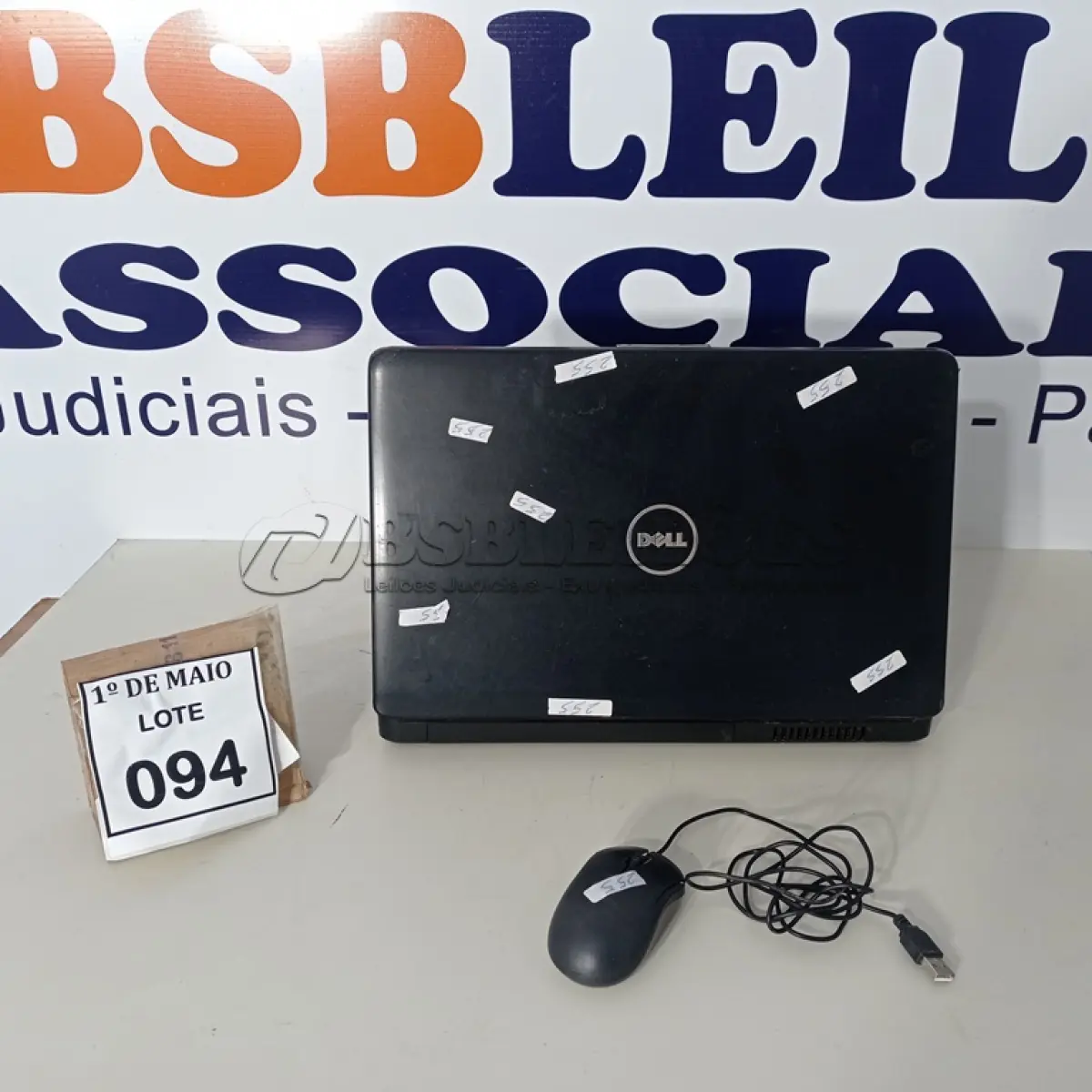 LOTE 094 - 01 NOTEBOOK MARCA DELL COM MOUSE SEM FONTE. (NO ESTADO) ATENÇÃO! FAZER A VISITAÇÃO ANTES DE ARREMATAR, NÃO SABEMOS SE FUNCIONA. LEILÃO NÃO TEM GARANTIA E NEM DEVOLUÇÃO, SUJEITO A POSSÍVEIS AVARIAS VISÍVEIS/OCULTAS E/OU AUSÊNCIA DE COMPONENTES.