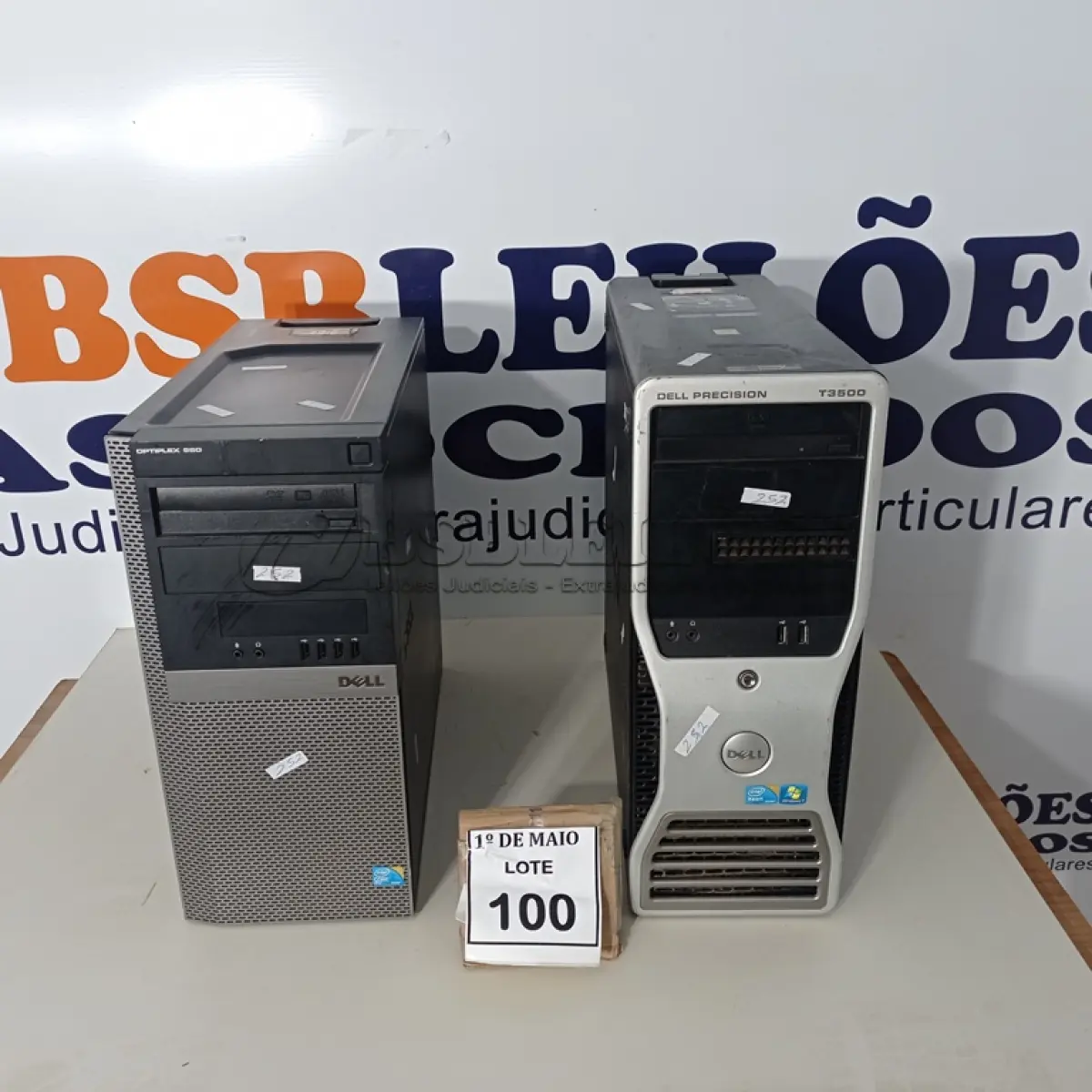 LOTE 100 - 02 SERVIDORES MARCA DELL. (NO ESTADO) ATENÇÃO! FAZER A VISITAÇÃO ANTES DE ARREMATAR, NÃO SABEMOS SE FUNCIONA. LEILÃO NÃO TEM GARANTIA E NEM DEVOLUÇÃO, SUJEITO A POSSÍVEIS AVARIAS VISÍVEIS/OCULTAS E/OU AUSÊNCIA DE COMPONENTES.