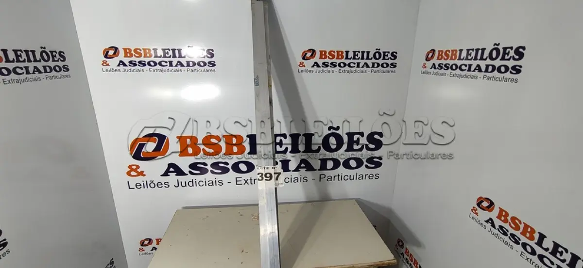 LOTE 397 - 05 - PERFÍL TRILHO PAINEL SOLAR (NO ESTADO, NÃO SABEMOS SE FUNCIONA. LEILÃO NÃO TEM GARANTIA E NEM DEVOLUÇÃO, SUJEITO A POSSÍVEIS AVARIAS VISÍVEIS/OCULTAS E/OU AUSÊNCIA DE COMPONENTES)