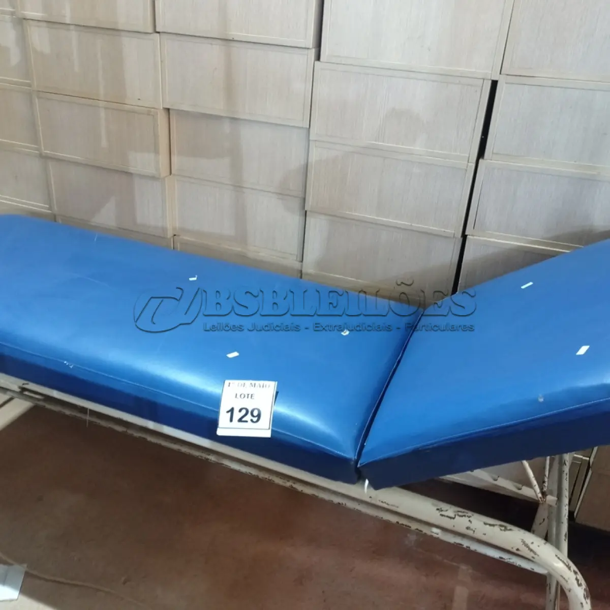 LOTE 129 - 01 MACA PARA MASSAGEM. (NO ESTADO) ATENÇÃO! FAZER A VISITAÇÃO ANTES DE ARREMATAR, NÃO SABEMOS SE FUNCIONA. LEILÃO NÃO TEM GARANTIA E NEM DEVOLUÇÃO, SUJEITO A POSSÍVEIS AVARIAS VISÍVEIS/OCULTAS E/OU AUSÊNCIA DE COMPONENTES.
