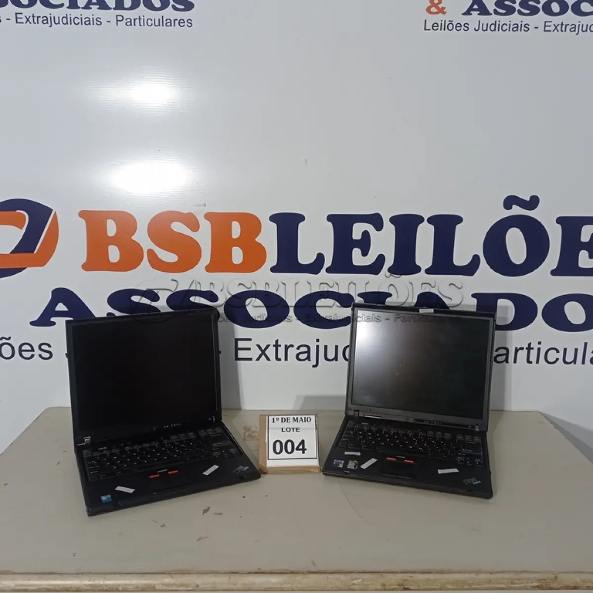 LOTE 004 - 02 NOTEBOOKS MARCA IBM SEM CARREGADOR COM AVARIAS. (NO ESTADO) ATENÇÃO! FAZER A VISITAÇÃO ANTES DE ARREMATAR, NÃO SABEMOS SE FUNCIONA. LEILÃO NÃO TEM GARANTIA E NEM DEVOLUÇÃO, SUJEITO A POSSÍVEIS AVARIAS VISÍVEIS/OCULTAS E/OU AUSÊNCIA DE COMPONENTES.