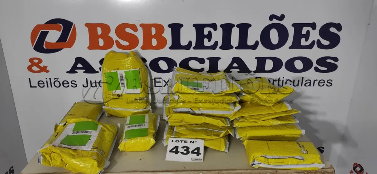 LOTE 434 - 01 LOTE C/ ITENS DIVERSOS (NO ESTADO, NÃO SABEMOS SE FUNCIONA. LEILÃO NÃO TEM GARANTIA E NEM DEVOLUÇÃO, SUJEITO A POSSÍVEIS AVARIAS VISÍVEIS/OCULTAS E/OU AUSÊNCIA DE COMPONENTES)