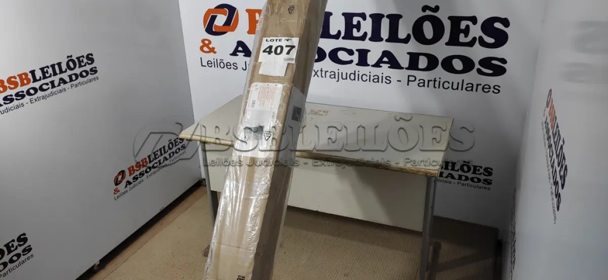 LOTE 407 - 01 - TOLDO RETRÁTIL POLIÉSTER MANUAL VERDE 2,50X2,50M (NO ESTADO, NÃO SABEMOS SE FUNCIONA. LEILÃO NÃO TEM GARANTIA E NEM DEVOLUÇÃO, SUJEITO A POSSÍVEIS AVARIAS VISÍVEIS/OCULTAS E/OU AUSÊNCIA DE COMPONENTES)